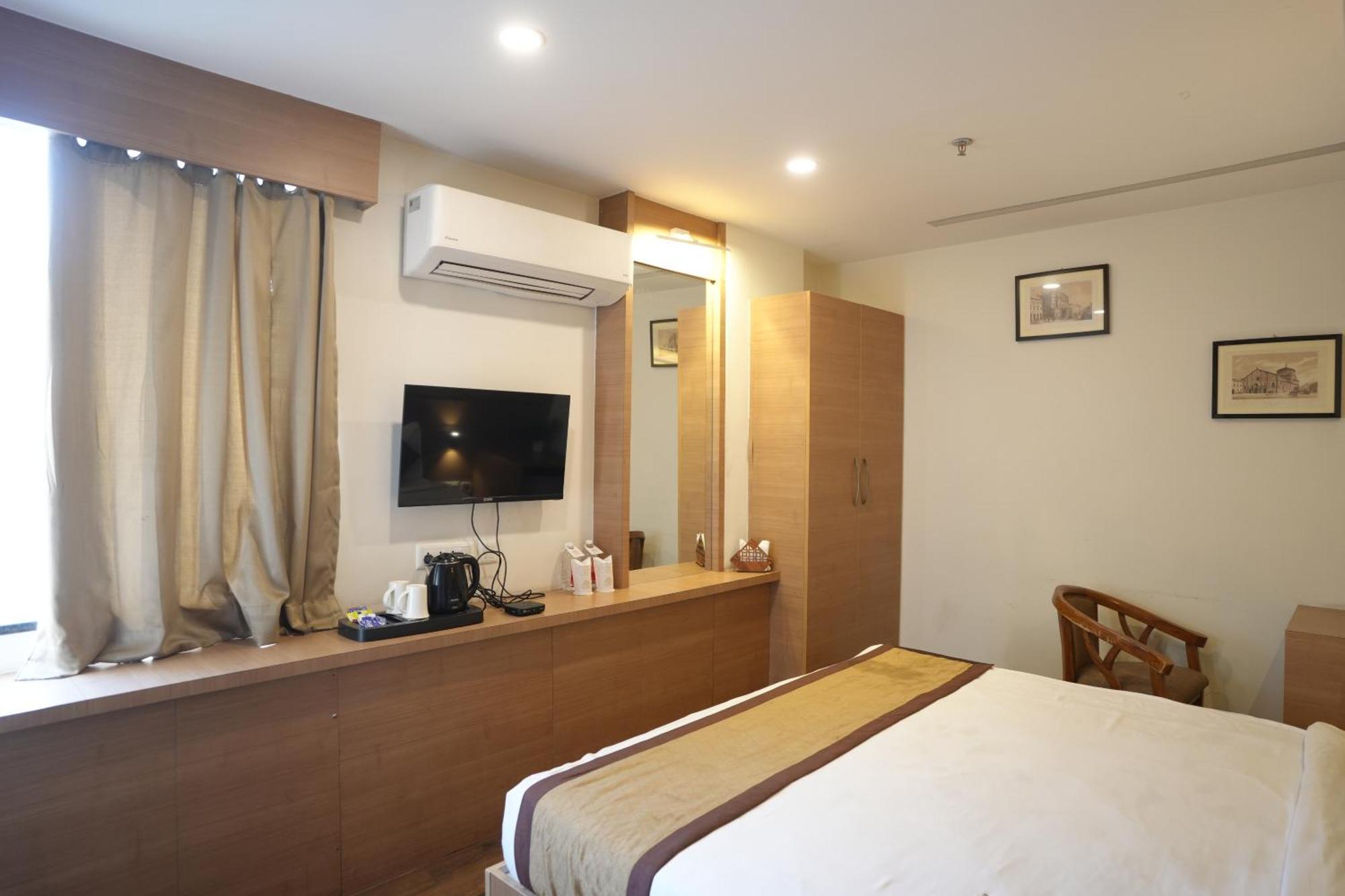 Hotel Silkhouse Premier Danapur Exterior foto