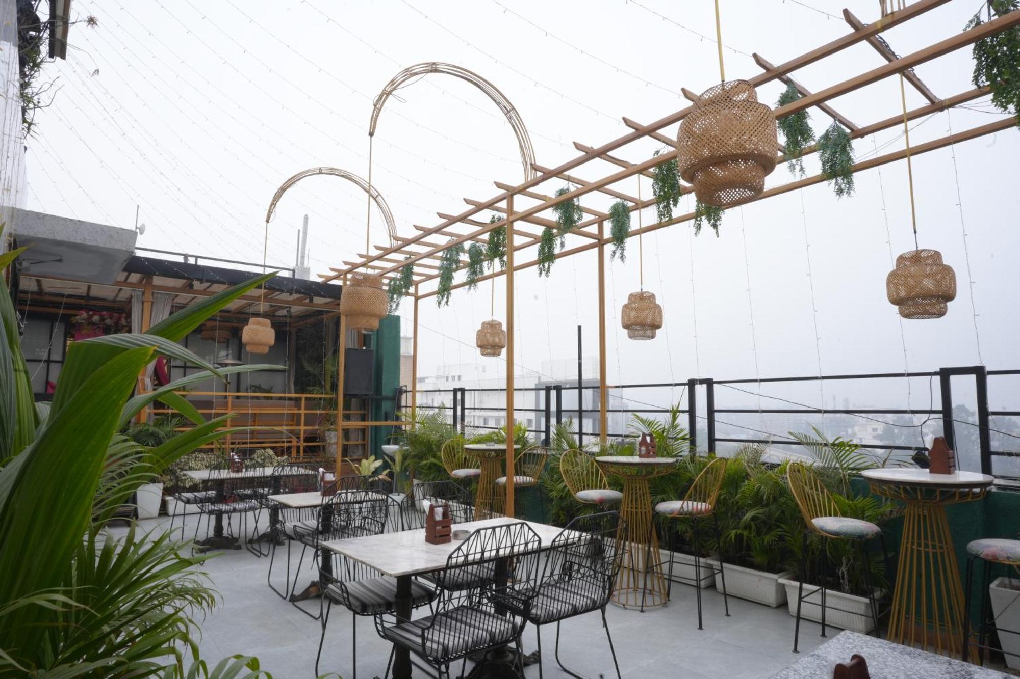 Hotel Silkhouse Premier Danapur Exterior foto